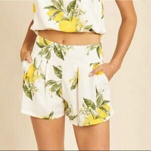 Anthropologie Moon River White Lemon Print Pleated Dressy Preppy Shorts XS